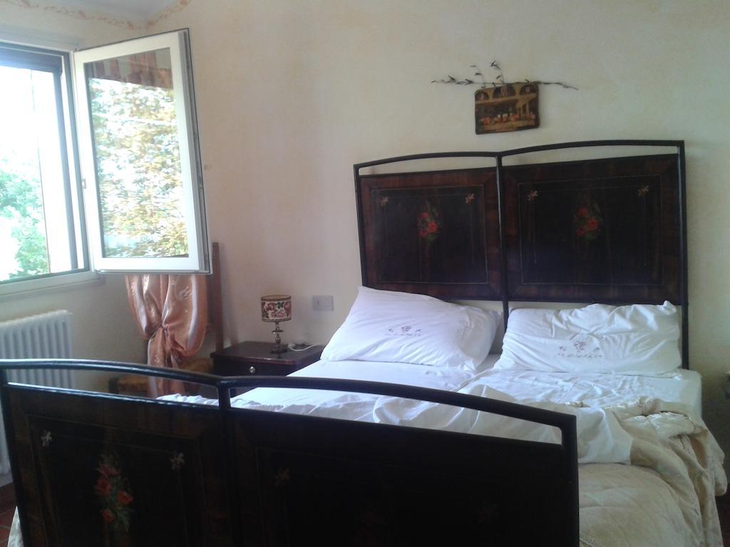 B&B Le Due Rocche Maiolo (Rimini) Quarto foto